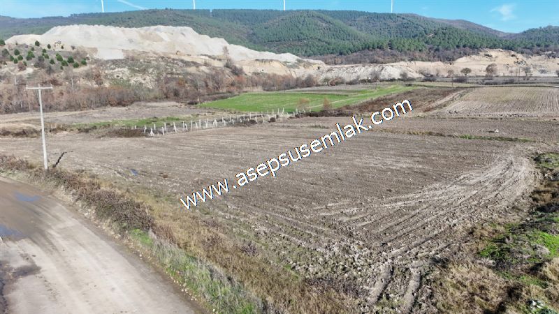4.379 M2 Tütüncü Hobi Bahçesi Bungalov Bağ-Bahçe Yol-Su Var