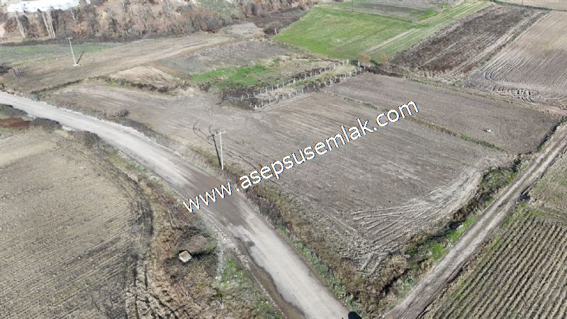 4.379 M2 Tütüncü Hobi Bahçesi Bungalov Bağ-Bahçe Yol-Su Var