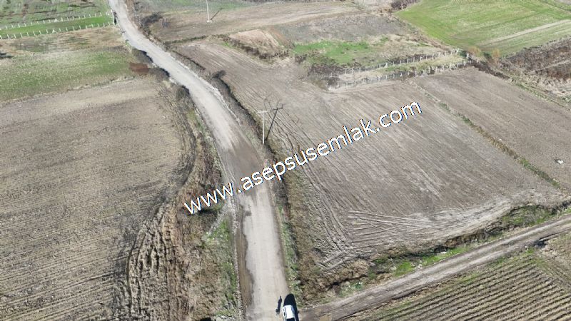 4.379 M2 Tütüncü Hobi Bahçesi Bungalov Bağ-Bahçe Yol-Su Var