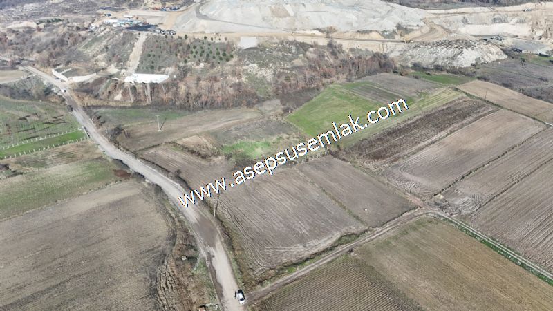 4.379 M2 Tütüncü Hobi Bahçesi Bungalov Bağ-Bahçe Yol-Su Var