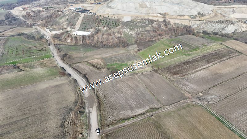 4.379 M2 Tütüncü Hobi Bahçesi Bungalov Bağ-Bahçe Yol-Su Var