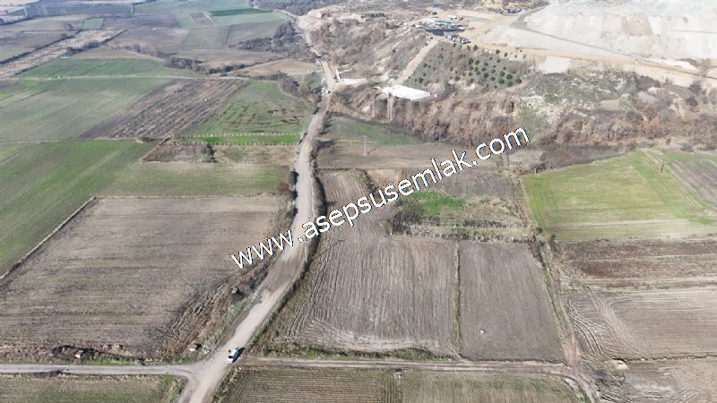 4.379 M2 Tütüncü Hobi Bahçesi Bungalov Bağ-Bahçe Yol-Su Var
