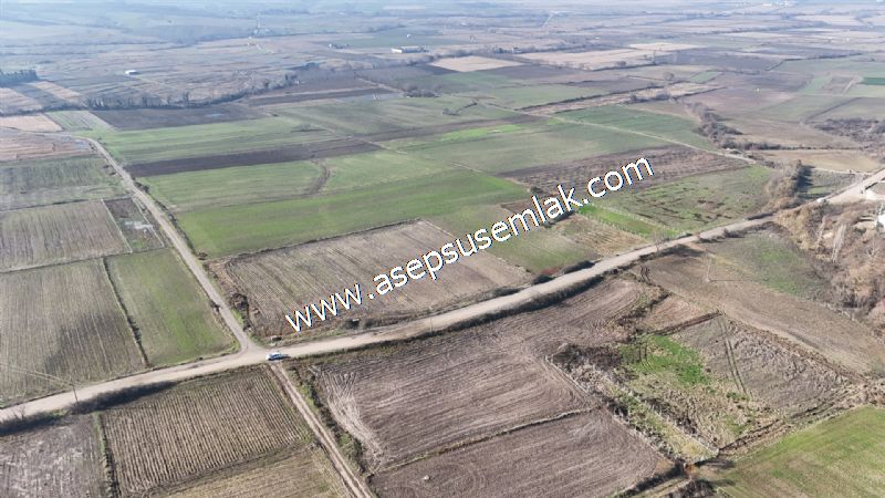 4.379 M2 Tütüncü Hobi Bahçesi Bungalov Bağ-Bahçe Yol-Su Var