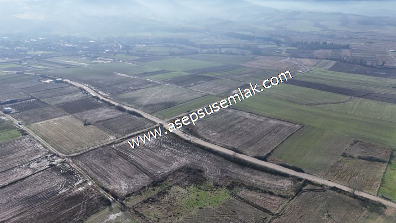 4.379 M2 Tütüncü Hobi Bahçesi Bungalov Bağ-Bahçe Yol-Su Var