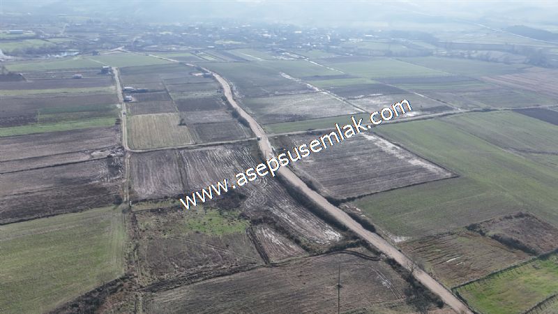 4.379 M2 Tütüncü Hobi Bahçesi Bungalov Bağ-Bahçe Yol-Su Var
