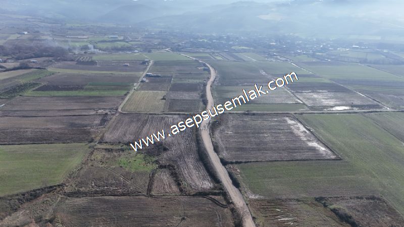 4.379 M2 Tütüncü Hobi Bahçesi Bungalov Bağ-Bahçe Yol-Su Var