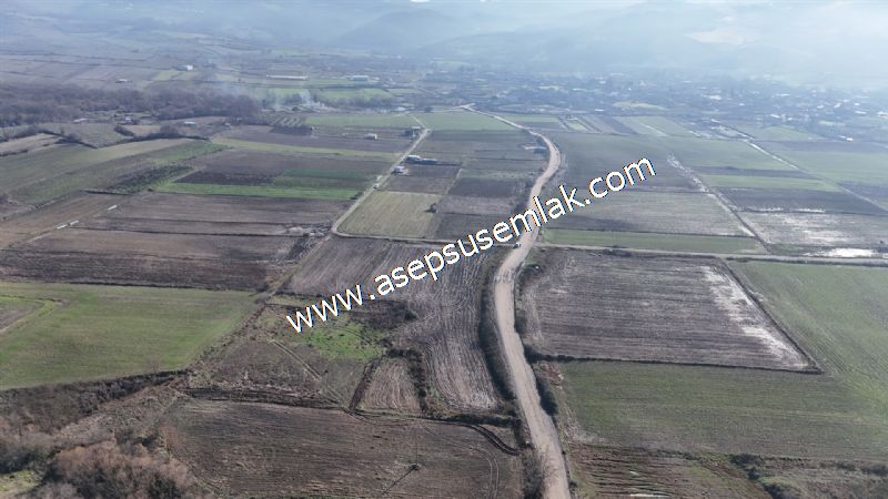 4.379 M2 Tütüncü Hobi Bahçesi Bungalov Bağ-Bahçe Yol-Su Var