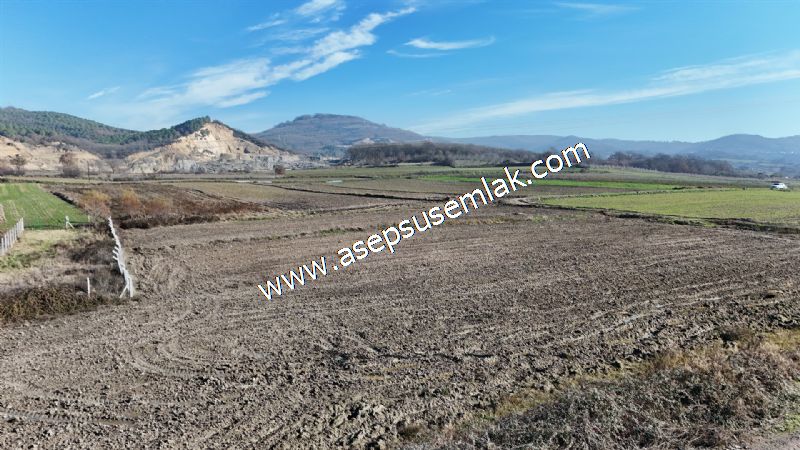 4.379 M2 Tütüncü Hobi Bahçesi Bungalov Bağ-Bahçe Yol-Su Var