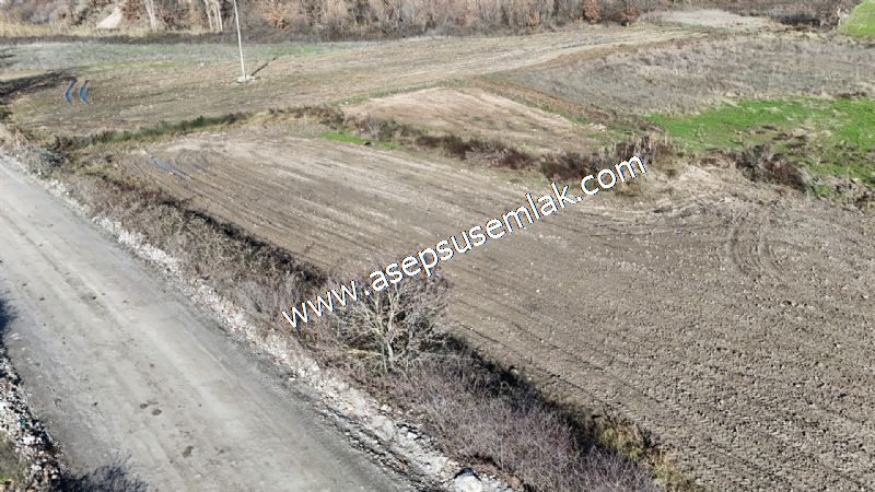 4.379 M2 Tütüncü Hobi Bahçesi Bungalov Bağ-Bahçe Yol-Su Var