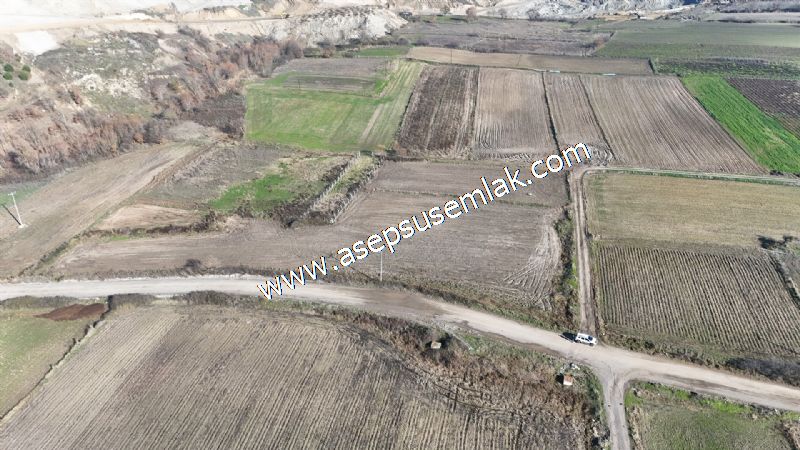 4.379 M2 Tütüncü Hobi Bahçesi Bungalov Bağ-Bahçe Yol-Su Var