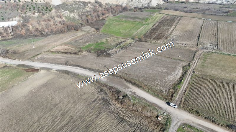 4.379 M2 Tütüncü Hobi Bahçesi Bungalov Bağ-Bahçe Yol-Su Var