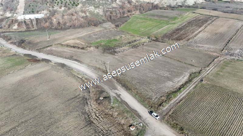 4.379 M2 Tütüncü Hobi Bahçesi Bungalov Bağ-Bahçe Yol-Su Var