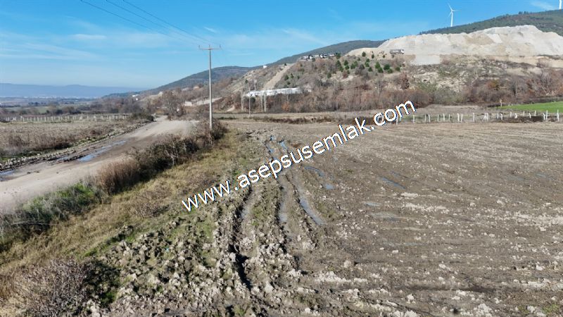 4.379 M2 Tütüncü Hobi Bahçesi Bungalov Bağ-Bahçe Yol-Su Var