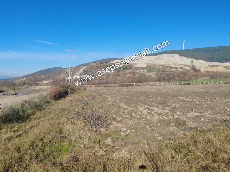 4.379 M2 Tütüncü Hobi Bahçesi Bungalov Bağ-Bahçe Yol-Su Var