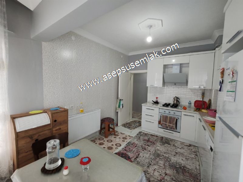 120 M2 / ARA KAT / (2+1) GENİŞ ODALAR YENİ TADİLATLI ALTAY GÖNEN