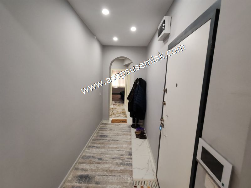 120 M2 / ARA KAT / (2+1) GENİŞ ODALAR YENİ TADİLATLI ALTAY GÖNEN