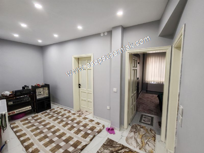 120 M2 / ARA KAT / (2+1) GENİŞ ODALAR YENİ TADİLATLI ALTAY GÖNEN