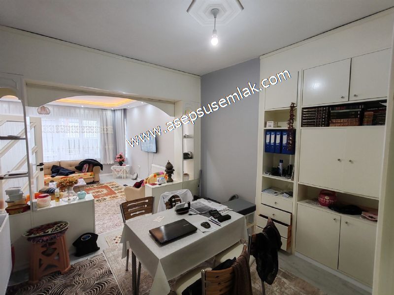 120 M2 / ARA KAT / (2+1) GENİŞ ODALAR YENİ TADİLATLI ALTAY GÖNEN