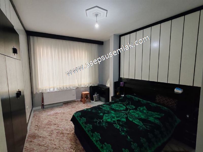 120 M2 / ARA KAT / (2+1) GENİŞ ODALAR YENİ TADİLATLI ALTAY GÖNEN