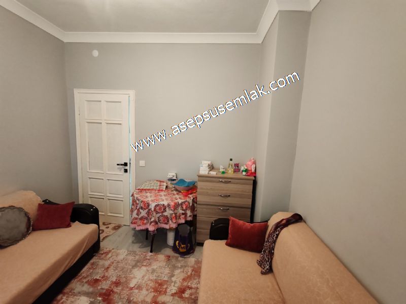 120 M2 / ARA KAT / (2+1) GENİŞ ODALAR YENİ TADİLATLI ALTAY GÖNEN