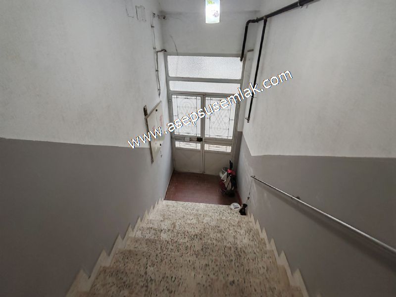 120 M2 / ARA KAT / (2+1) GENİŞ ODALAR YENİ TADİLATLI ALTAY GÖNEN