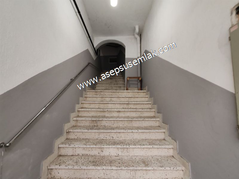 120 M2 / ARA KAT / (2+1) GENİŞ ODALAR YENİ TADİLATLI ALTAY GÖNEN