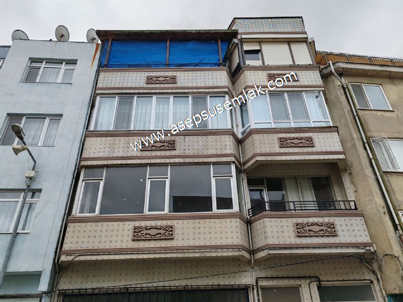 120 M2 / ARA KAT / (2+1) GENİŞ ODALAR YENİ TADİLATLI ALTAY GÖNEN