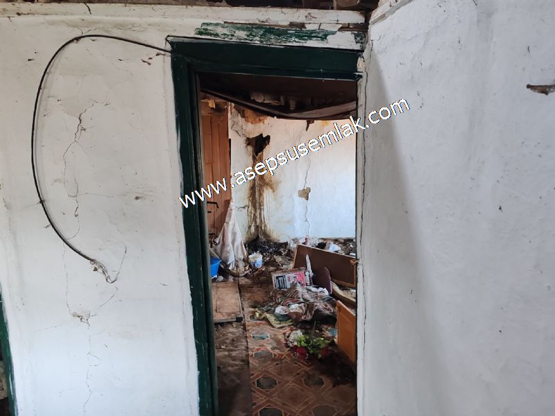 1.180 M2 Müstakil Köy Evi, Arsa 2 Kat %40 İmarlı Manyas Kızık'ta