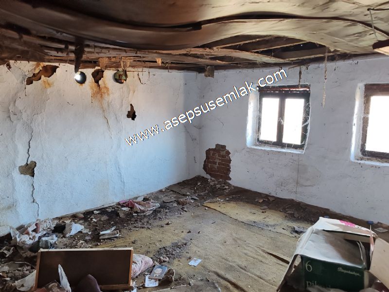 1.180 M2 Müstakil Köy Evi, Arsa 2 Kat %40 İmarlı Manyas Kızık'ta