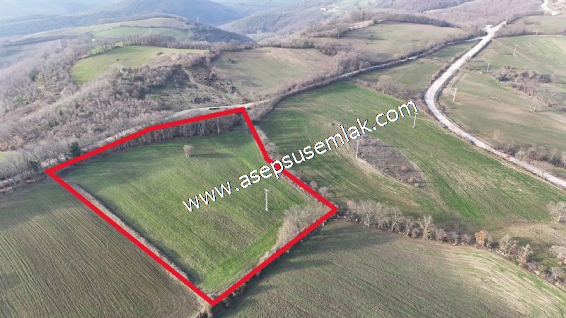 9.426 M2 Suçıktı'da Hobi Bahçesi Çiftlik Bağ-Bahçe Yol-Su Var.