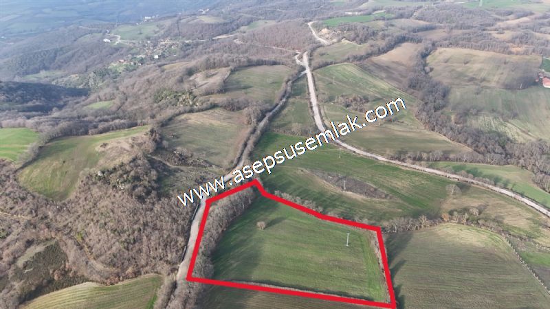 9.426 M2 Suçıktı'da Hobi Bahçesi Çiftlik Bağ-Bahçe Yol-Su Var.