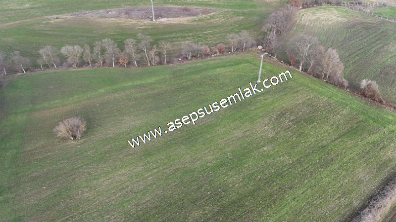 9.426 M2 Suçıktı'da Hobi Bahçesi Çiftlik Bağ-Bahçe Yol-Su Var.