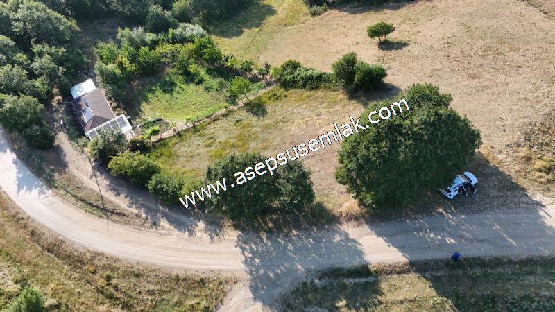 882 m2 Bağ-Bahçe Kadastro Yola Cepheli Göl Manzaralı Küpçıktı'da