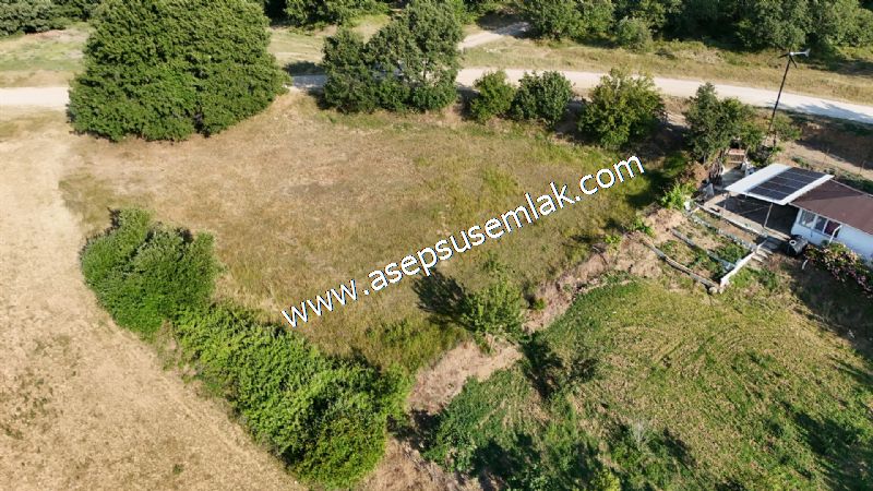 882 m2 Bağ-Bahçe Kadastro Yola Cepheli Göl Manzaralı Küpçıktı'da