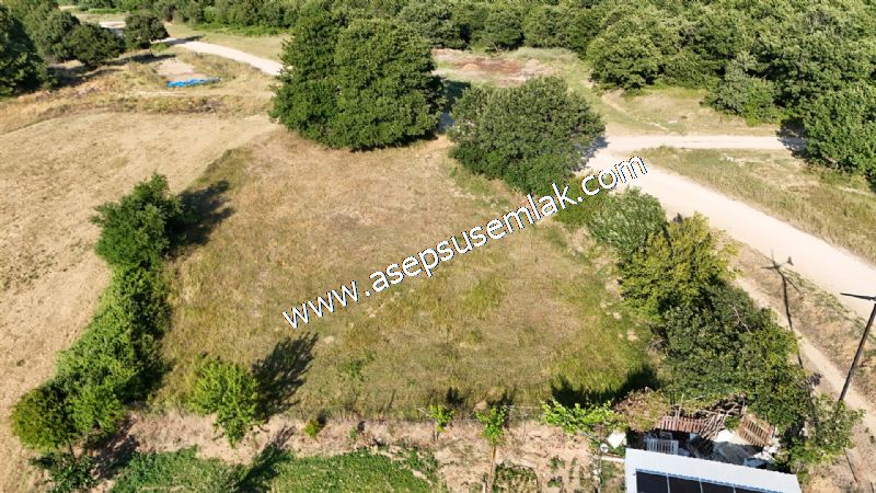 882 m2 Bağ-Bahçe Kadastro Yola Cepheli Göl Manzaralı Küpçıktı'da