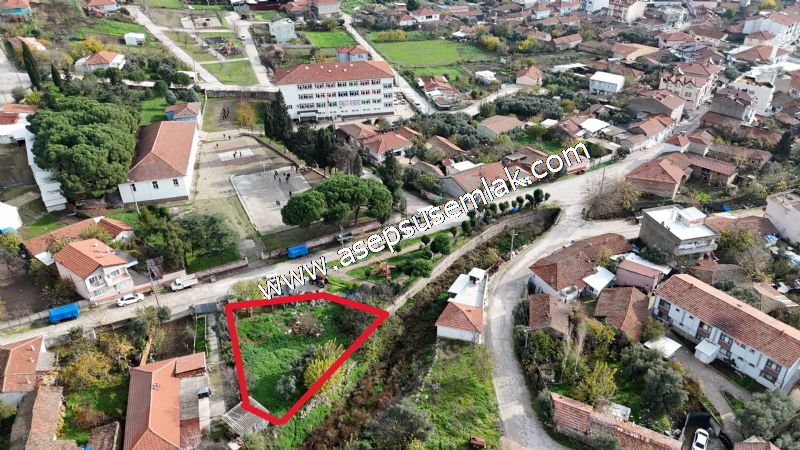 SARIKÖYDE 427 m² SATILIK MÜSTAKİL EV YAPIMINA UYGUN İMARLI ARSA