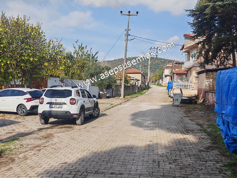 SARIKÖYDE 427 m² SATILIK MÜSTAKİL EV YAPIMINA UYGUN İMARLI ARSA