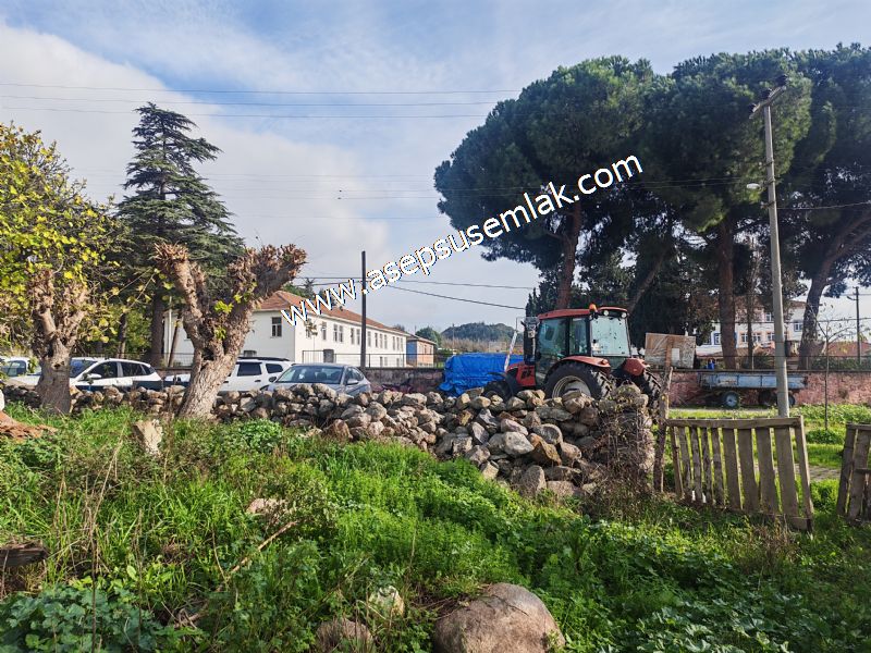 SARIKÖYDE 427 m² SATILIK MÜSTAKİL EV YAPIMINA UYGUN İMARLI ARSA