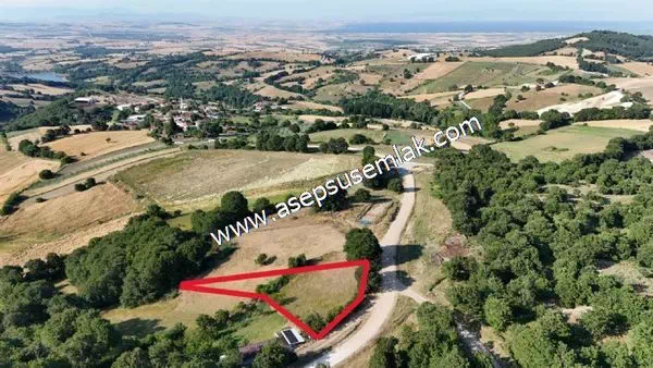 882 m2 Bağ-Bahçe Kadastro Yola Cepheli Göl Manzaralı Küpçıktı'da